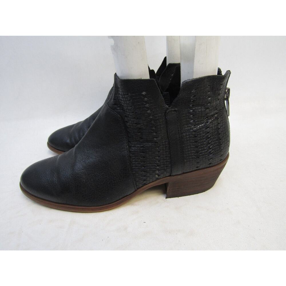 VINCE CAMUTO Womens Size 9 M Black Leather Zip Perforated Ankle Boots Booties